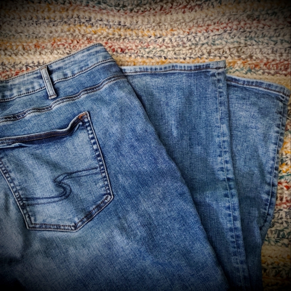Silver Jean Co. Women's size 20 length 31 Avery Straight blue jeans